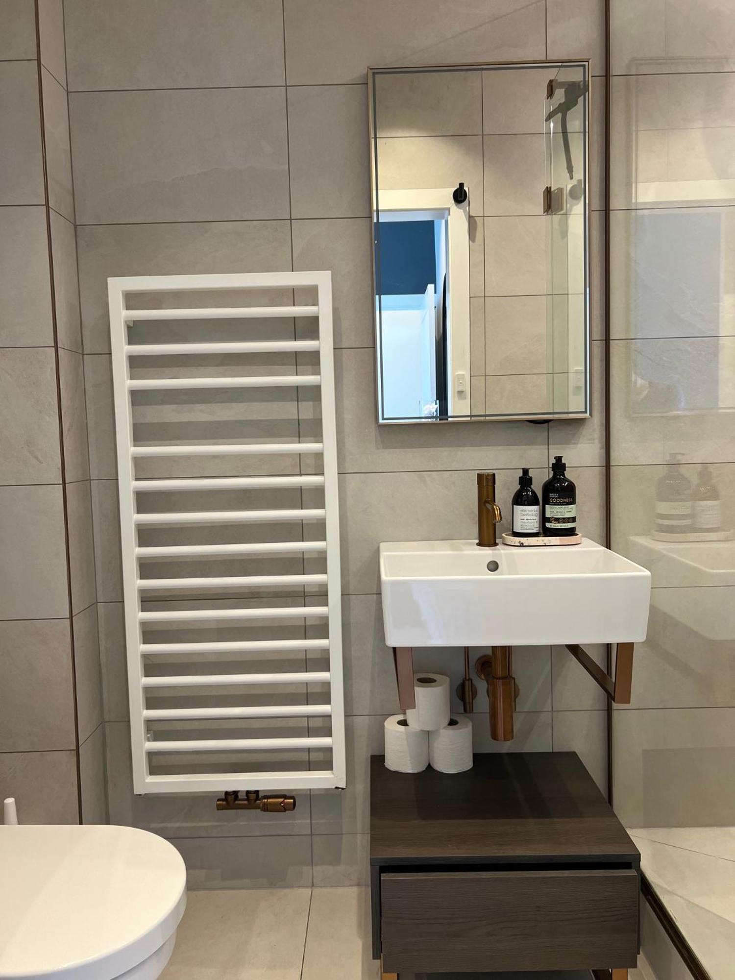 Convenient Clapham Junction Flat London